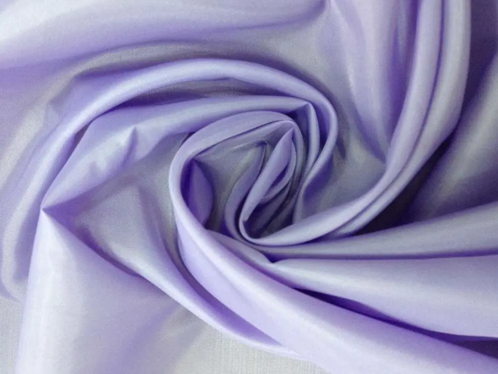 Satin Fabrics: Technological innovation and high value conversion of waste textiles